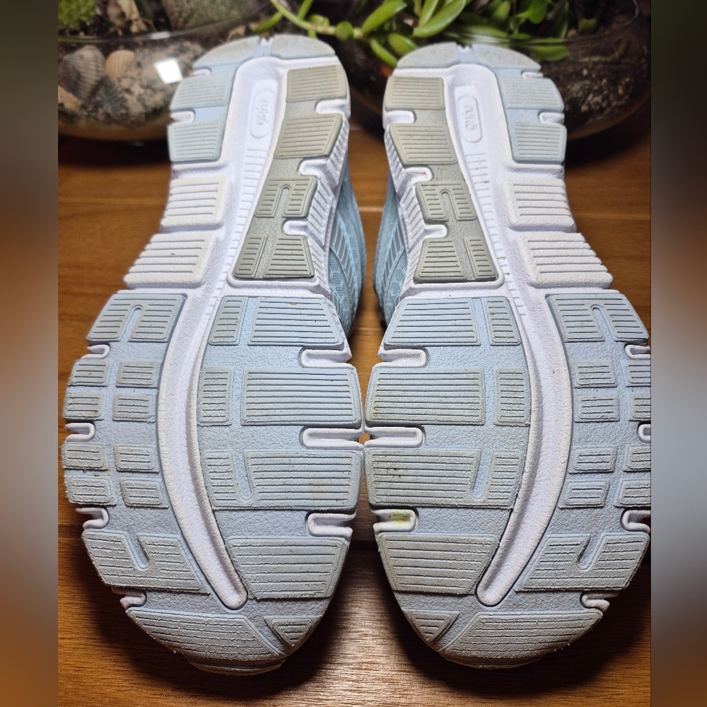 Ryka 'Heather' Walking Sneakers - Size 8 - Picture 5 of 7
